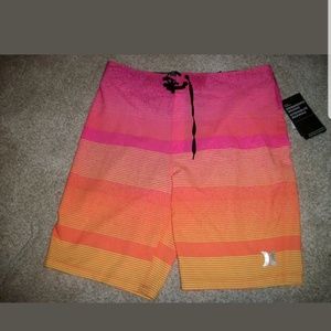 ***SOLD***Hurley Phantom 20in Boards shorts NWT